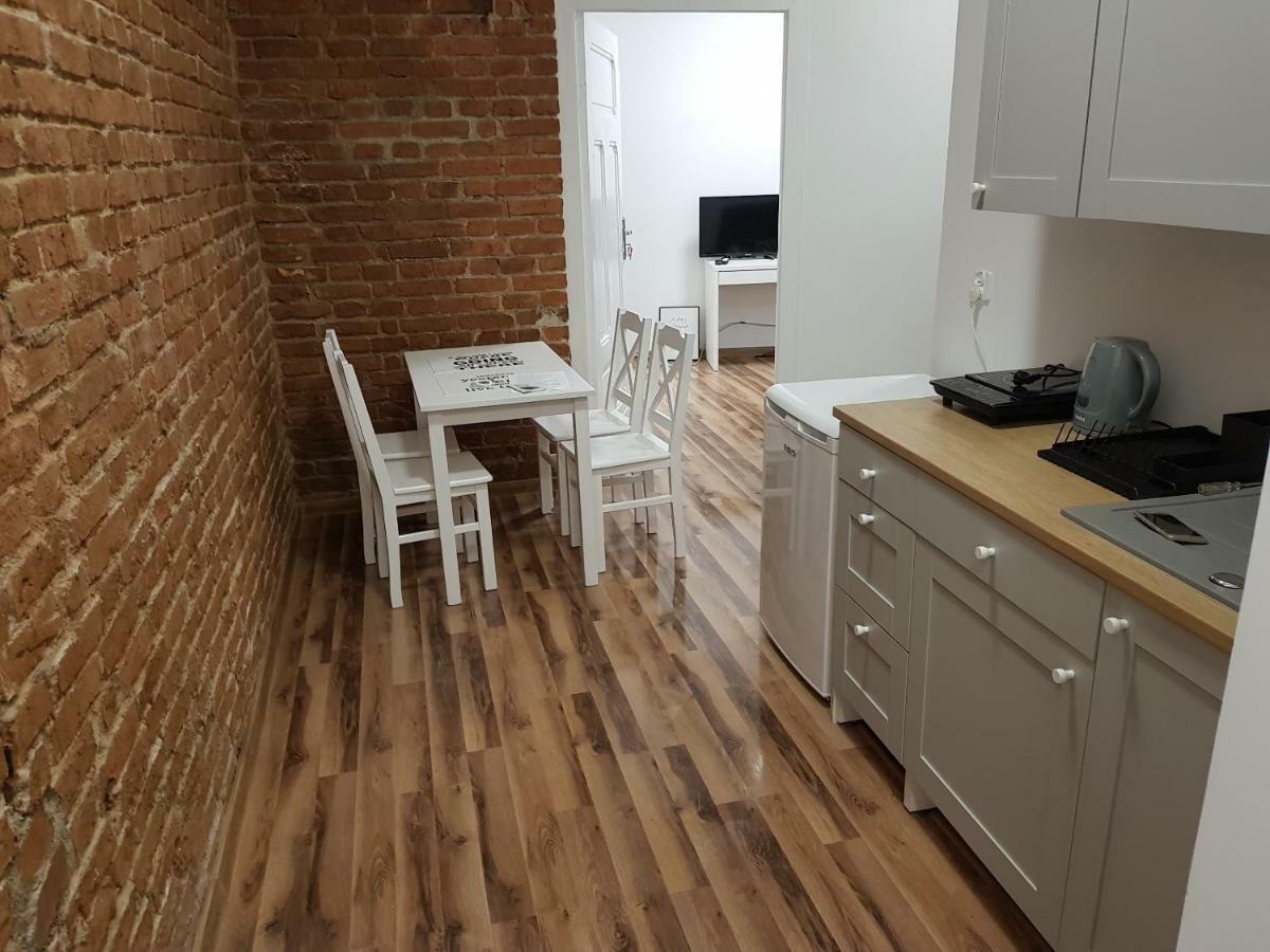 Apartament Nr 15 - 2 Pokoje Z Prywatnymi Lazienkami Centrum Poznan Exterior photo